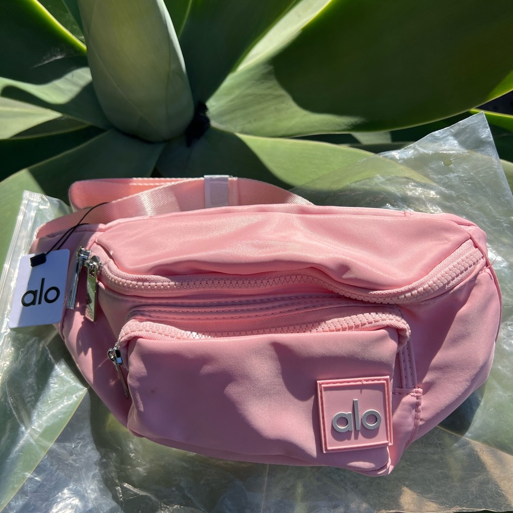 ALO Yoga Pink Fannypack New with Small Stains